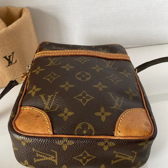 Authentic Louis Vuitton Monogram Danube Crossbody/Shoulder Bag. - Picture 8 of 17